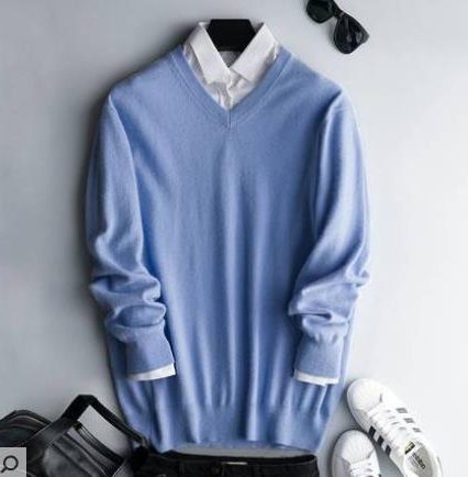 Crew Neck Cashmere Jumper for Men - Light blue - V-neck