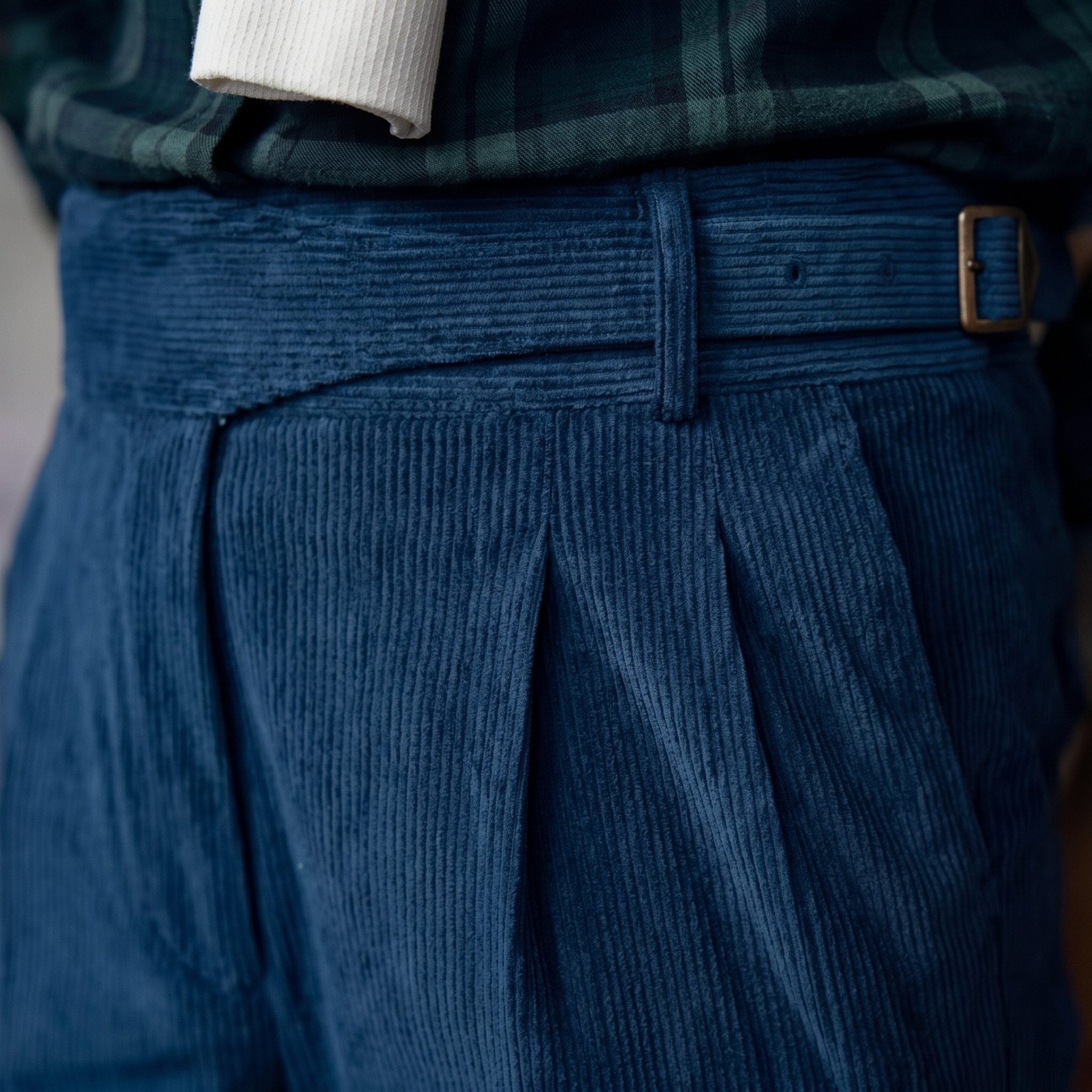 Double-Pleated Tapered Corduroy Trousers for Men - Navy